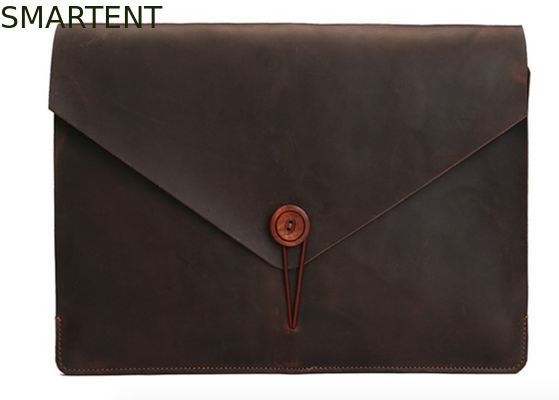 Acheter L'ordinateur portable de style d'enveloppe de Brown de la taille A4 gainent les documents véritables garnissent en cuir la douille d'enveloppe d'ordinateur portable fabrication en ligne