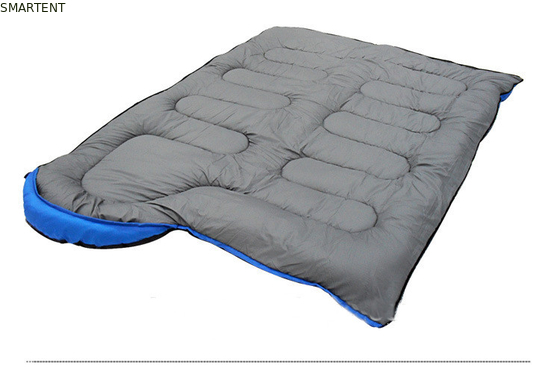 215*78CM Double couleur extérieur imperméable à l'eau 190T Polyester Bourrage de fibres creuses classique Deux personnes dans un sac de couchage fournisseur