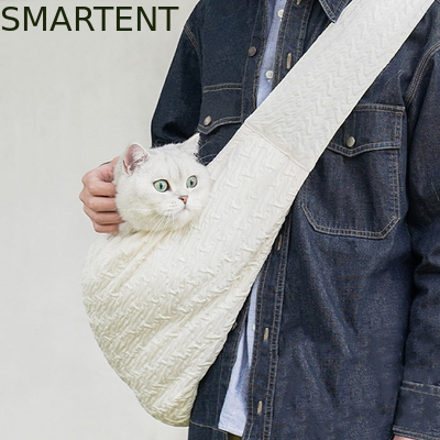 Cute fournitures pour animaux de compagnie Couleur blanche Polyester sac à épaule pour animaux de compagnie Hiver chaud sac crossbody doux et confortable sac pour animaux de compagnie fournisseur