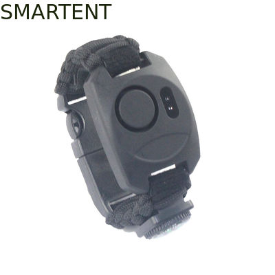 Acheter Accessoires campants frais de secours de Paracord de montre arrière de survie construits dans la batterie fabrication en ligne