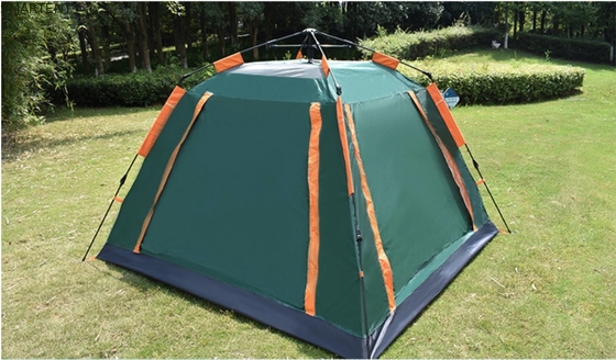 Tentes de camping extérieures à l'épreuve du soleil et ventilées cadre automatique en fibre de verre 210D polyester 240*240*140cm Design moderne vert fournisseur