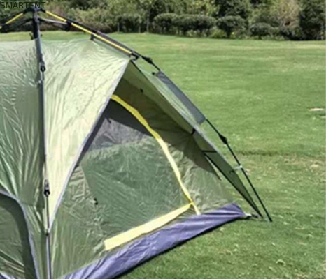210*210*135cm Poteaux automatiques en fibre de verre imperméables à l'eau PU2000mm revêtus de vert 190T polyester imperméables à la pluie Tentes de camping extérieures fournisseur